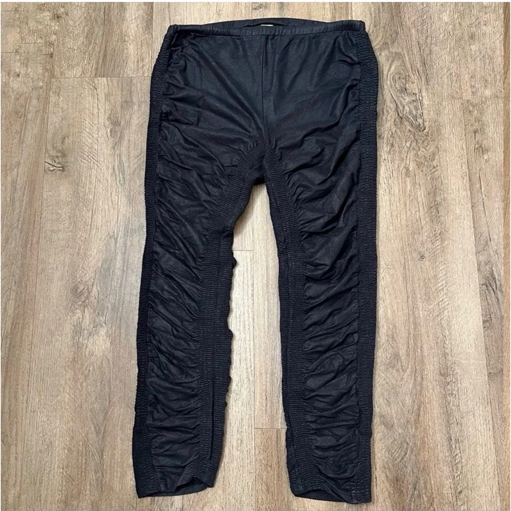 Free People Women's Black Brushed Faux Suede Athletic Leggings Rouched Size M
